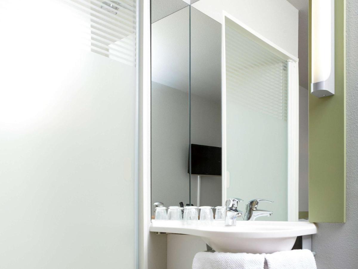 Ibis Budget Pontarlier Bagian luar foto