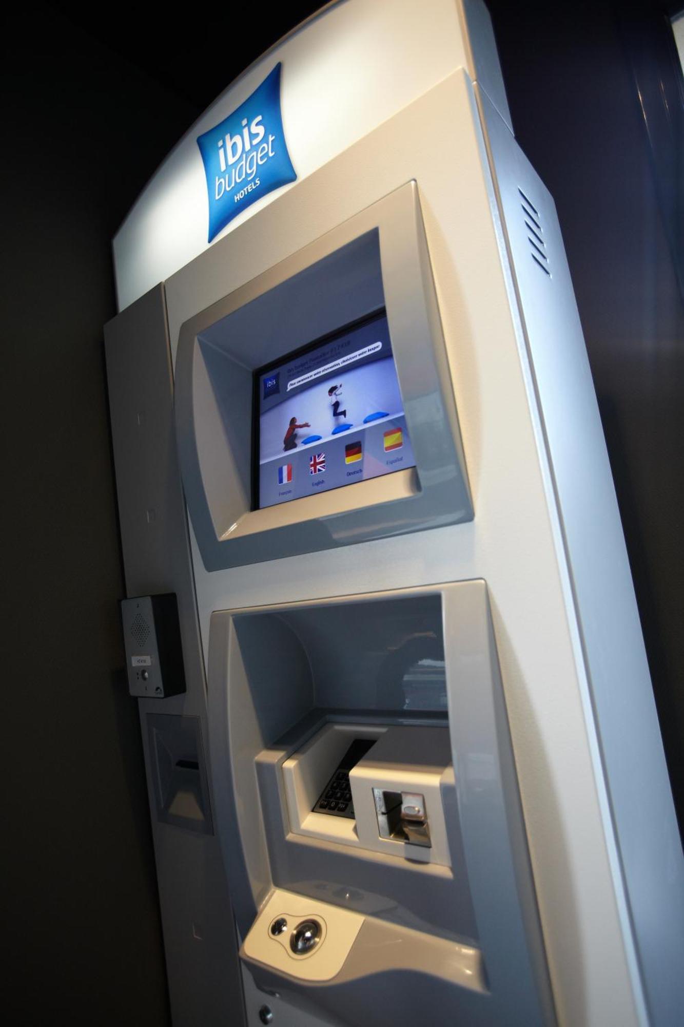 Ibis Budget Pontarlier Bagian luar foto