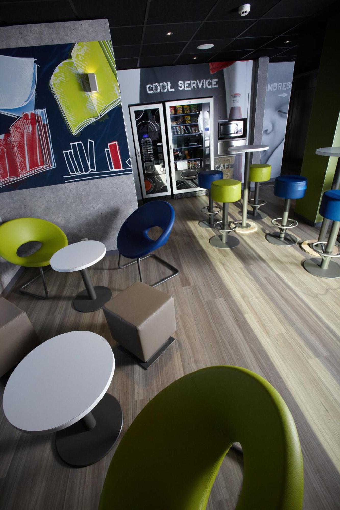 Ibis Budget Pontarlier Bagian luar foto
