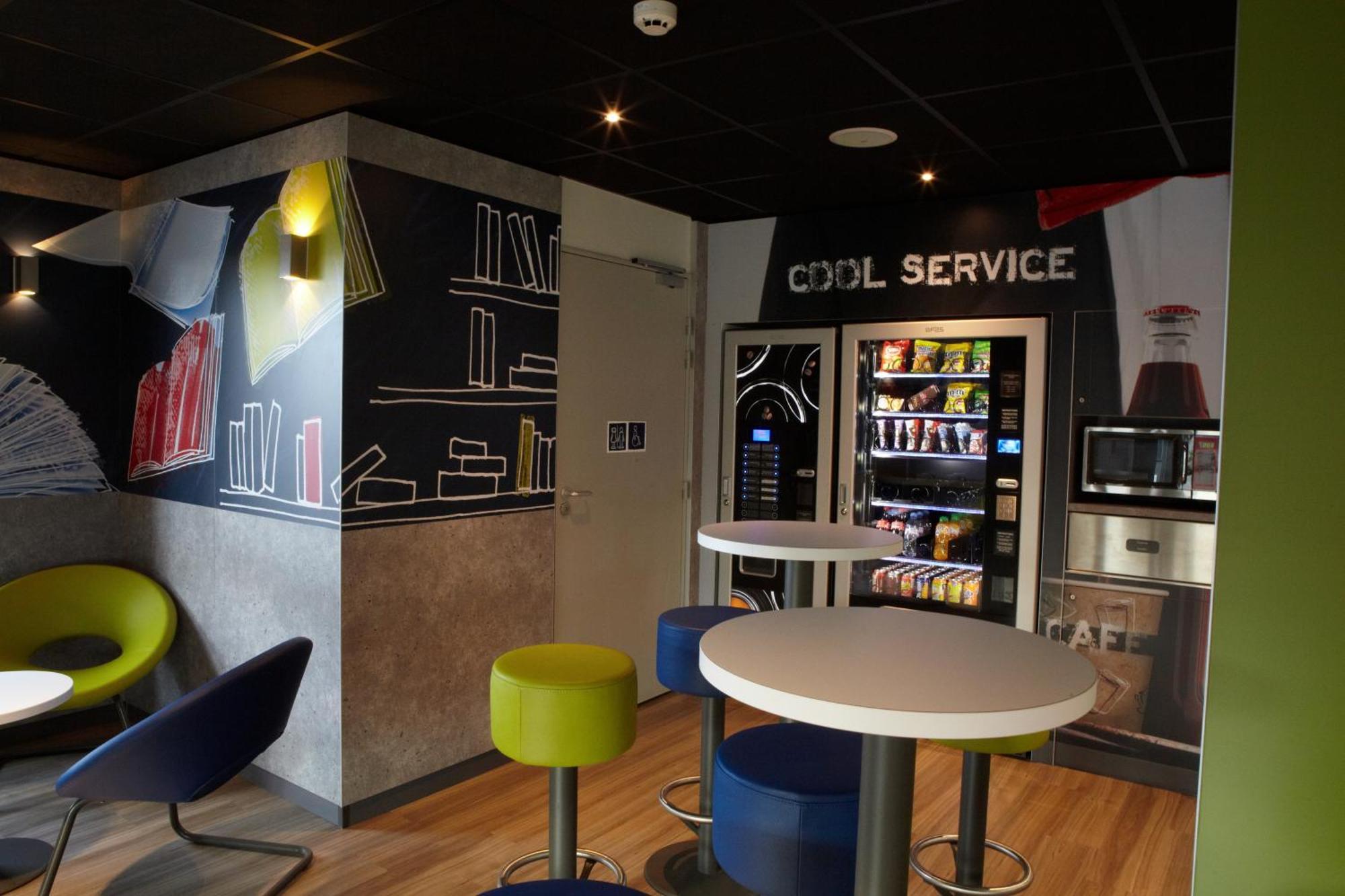 Ibis Budget Pontarlier Bagian luar foto